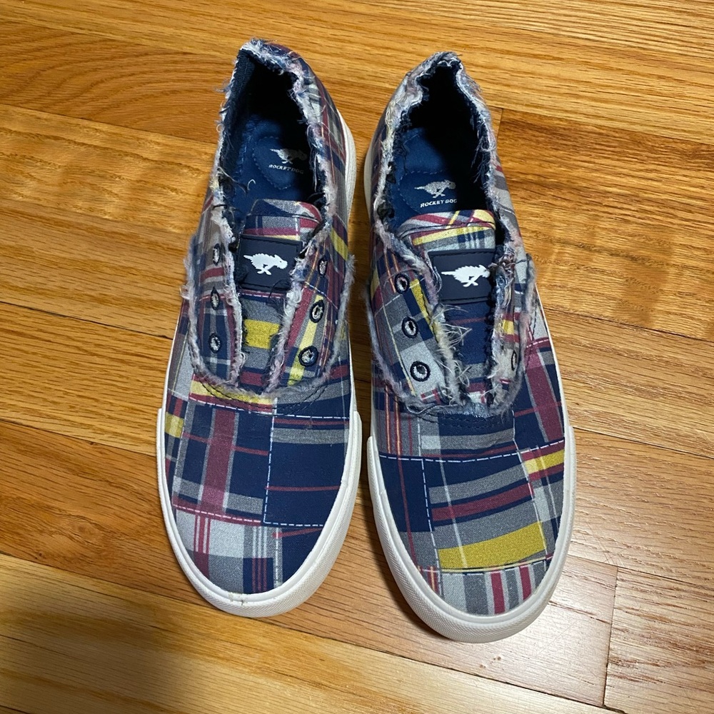 Like new - Rocket Dog madras women’s slip on sneaker - Plush Foam footbed size 7